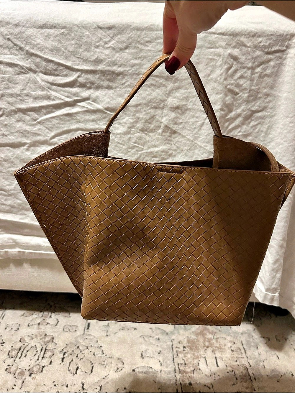 Woven Shoulder Bag in Brown  house of Harlow